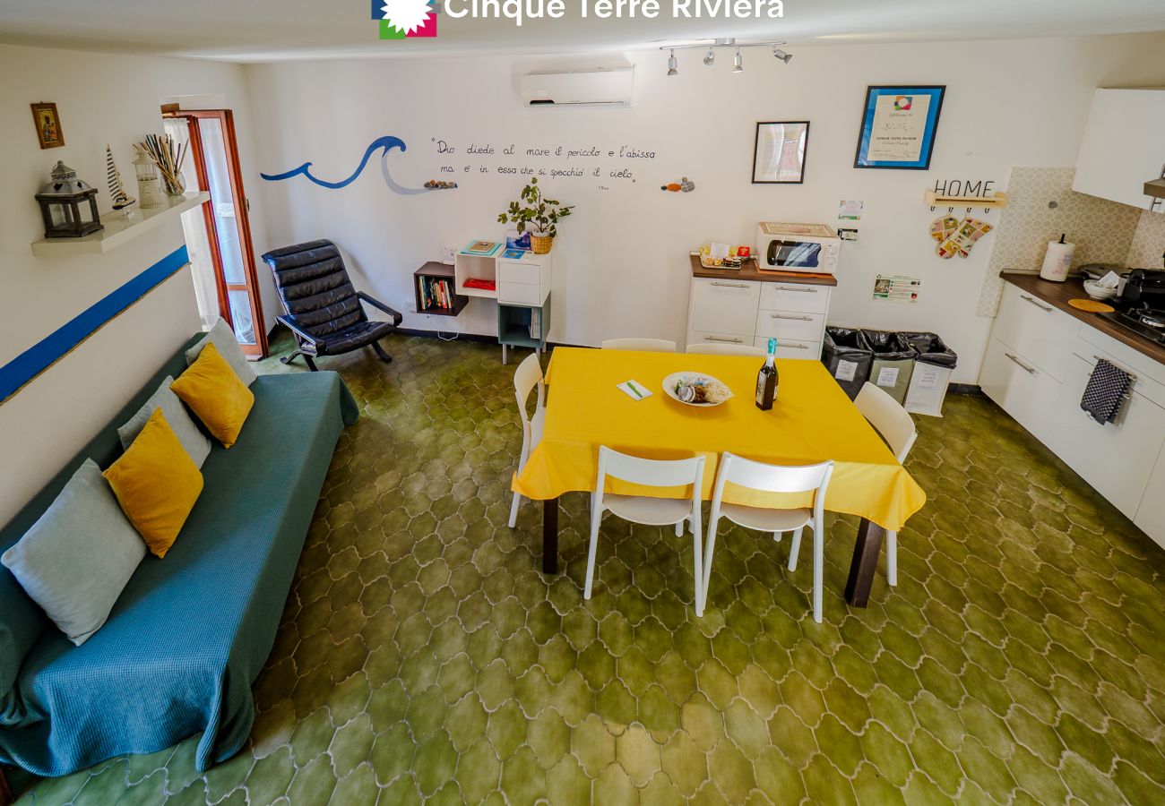 Appartamento a Vernazza - El Nin Apartment with Terrace & AC