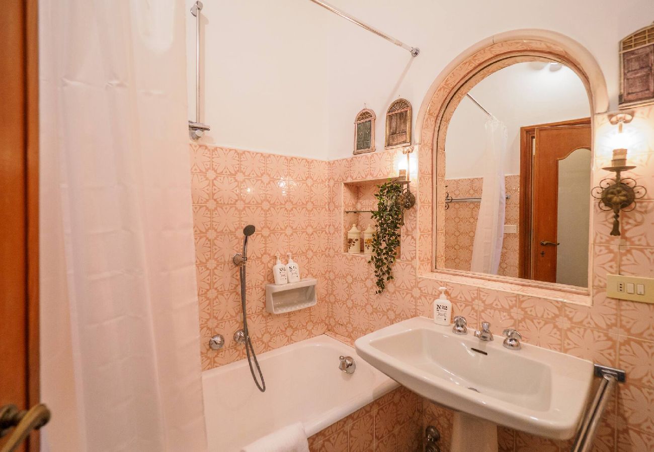 Villa a Monterosso al Mare - Villa Tanca with AC, Terrace & Views