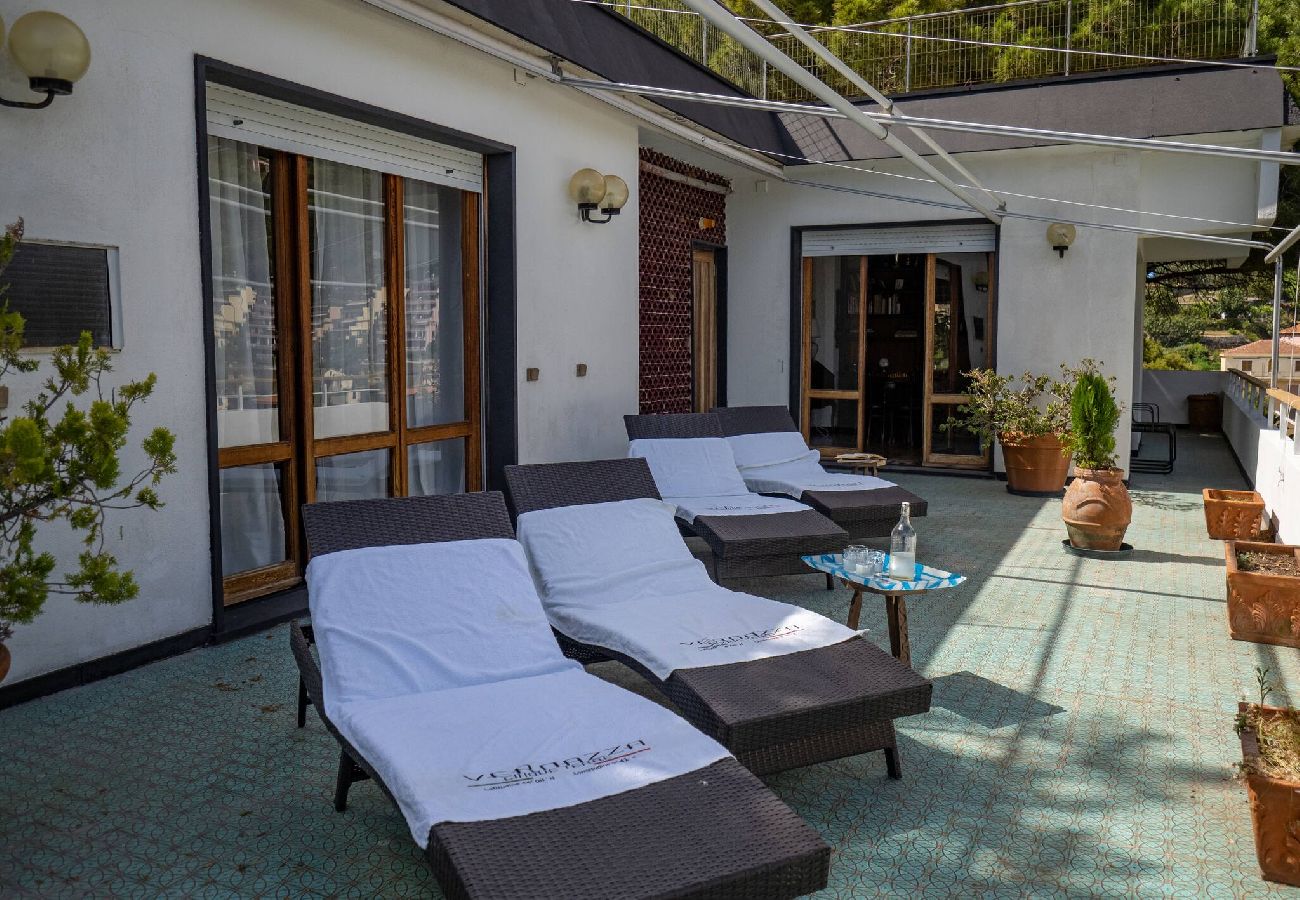 Villa a Monterosso al Mare - Villa Tanca with AC, Terrace & Views