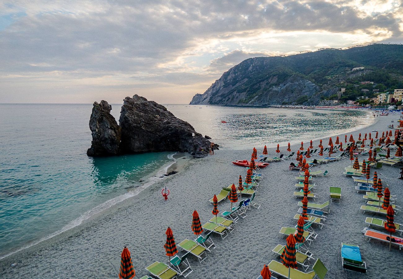 Villa a Monterosso al Mare - Villa Tanca with AC, Terrace & Views