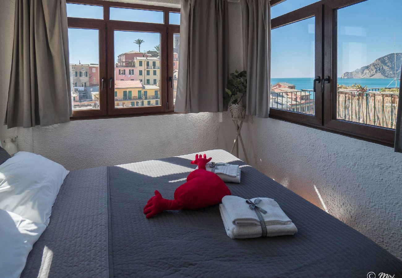 Studio a Vernazza - La Torretta dei Merli Studio with Unique Views