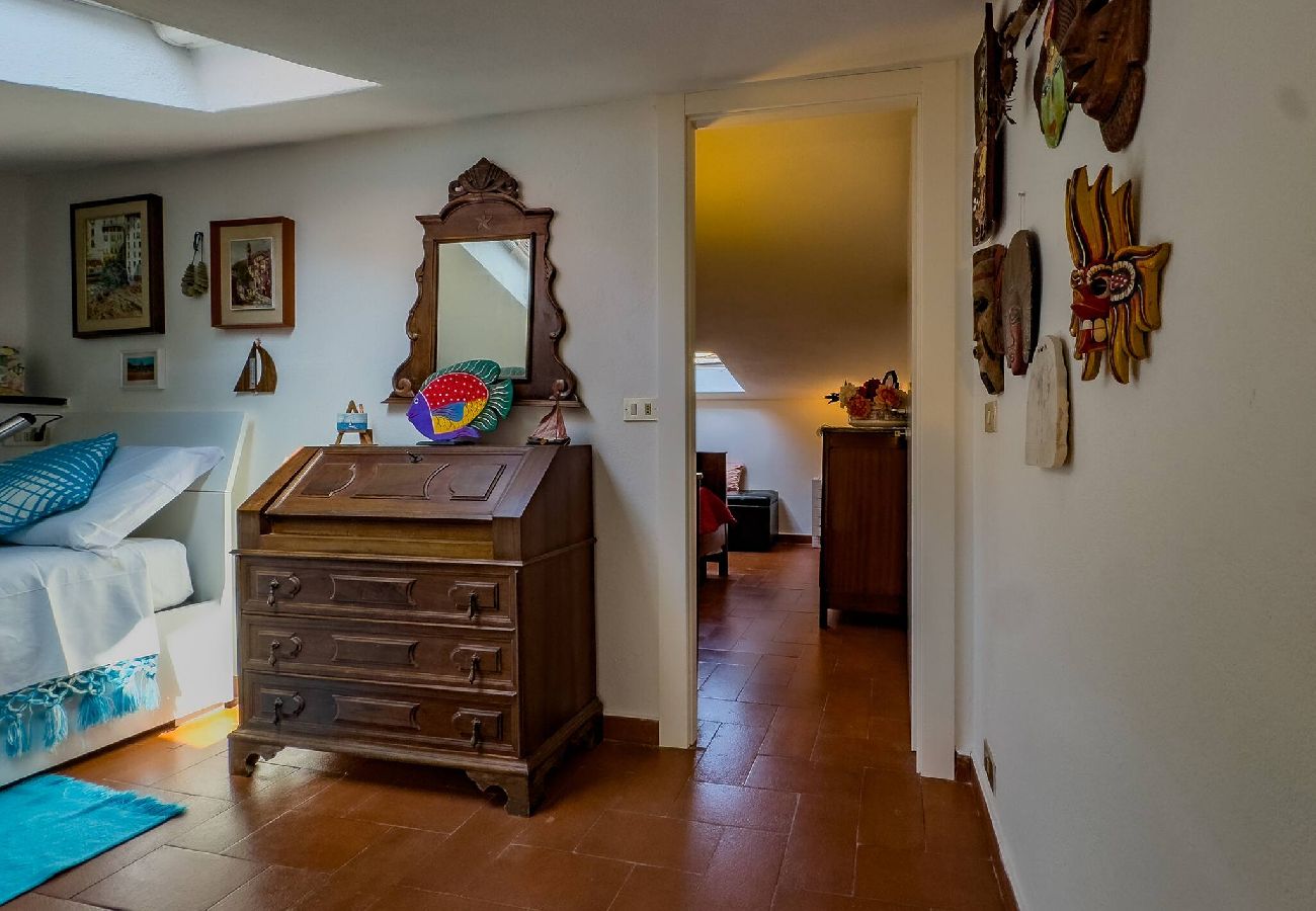 Appartamento a Vernazza - La Maison de la Mer with Terrace and AC