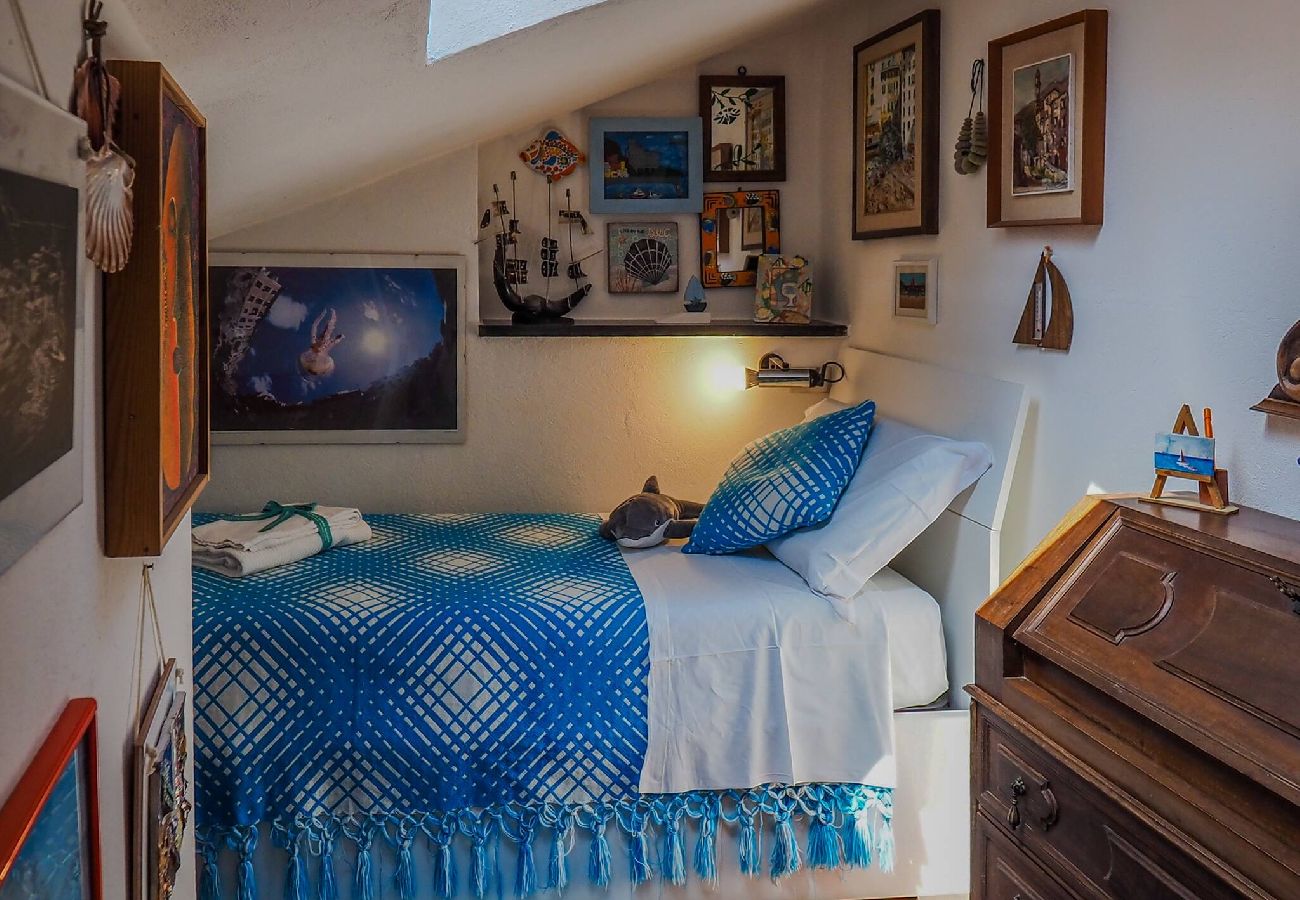 Appartamento a Vernazza - La Maison de la Mer with Terrace and AC