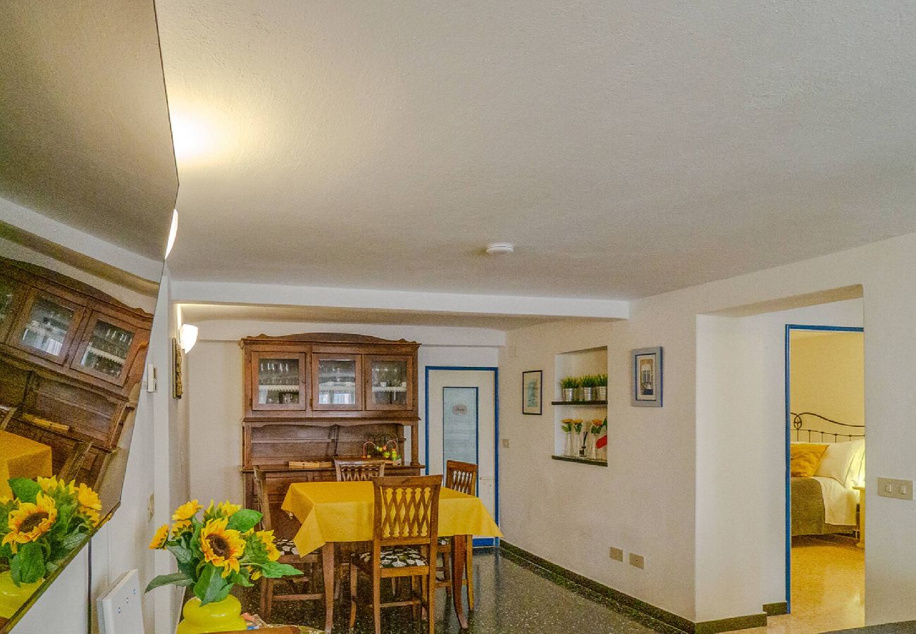 Appartamento a Vernazza - Mainetta Sea View Apartment with AC