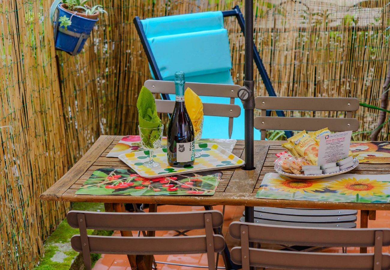 Appartamento a Monterosso al Mare - Sciacchetrà Apartment with AC & Patio