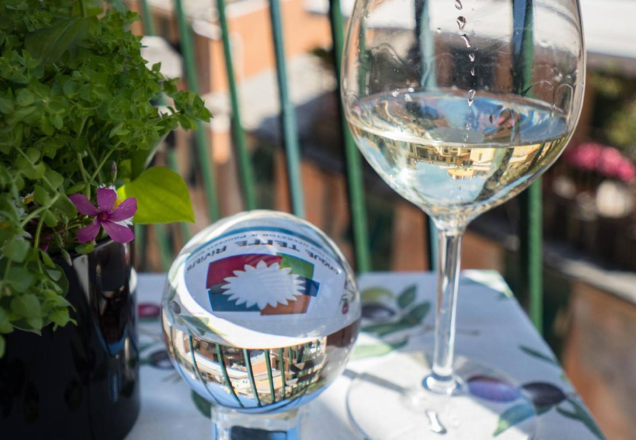 Appartamento a Vernazza - Recanissu Apartment with Balcony & AC