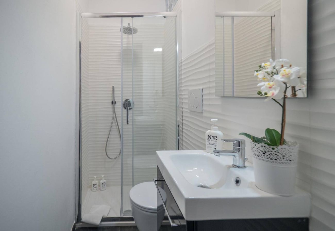 Appartamento a Vernazza - Recanissu Apartment with Balcony & AC