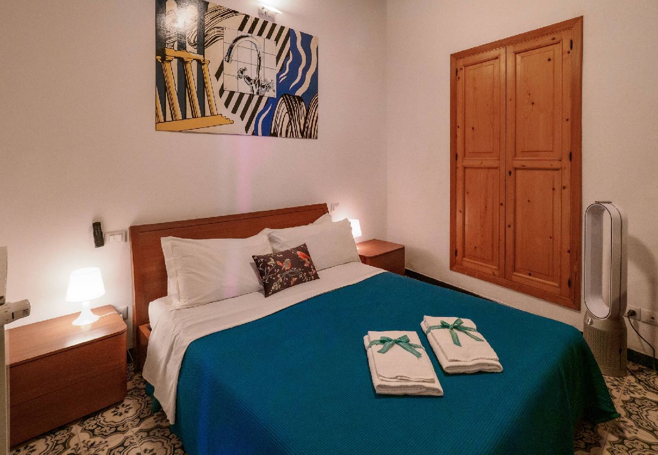 Appartamento a Vernazza - Unda de Ma Apartment with AC & Sea View Balcony