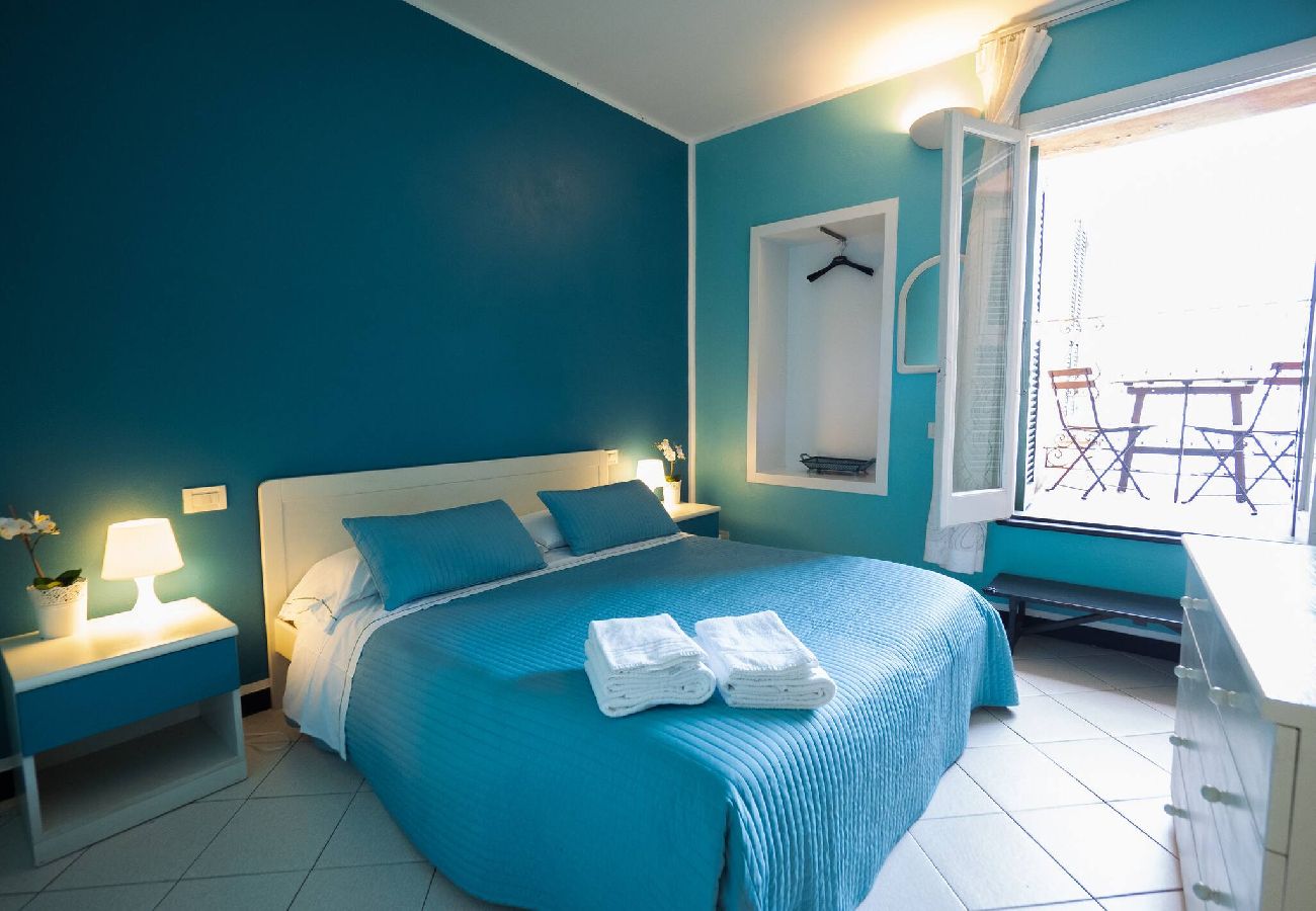 Appartamento a Vernazza - Ventegà Sea View Apartment with Balcony