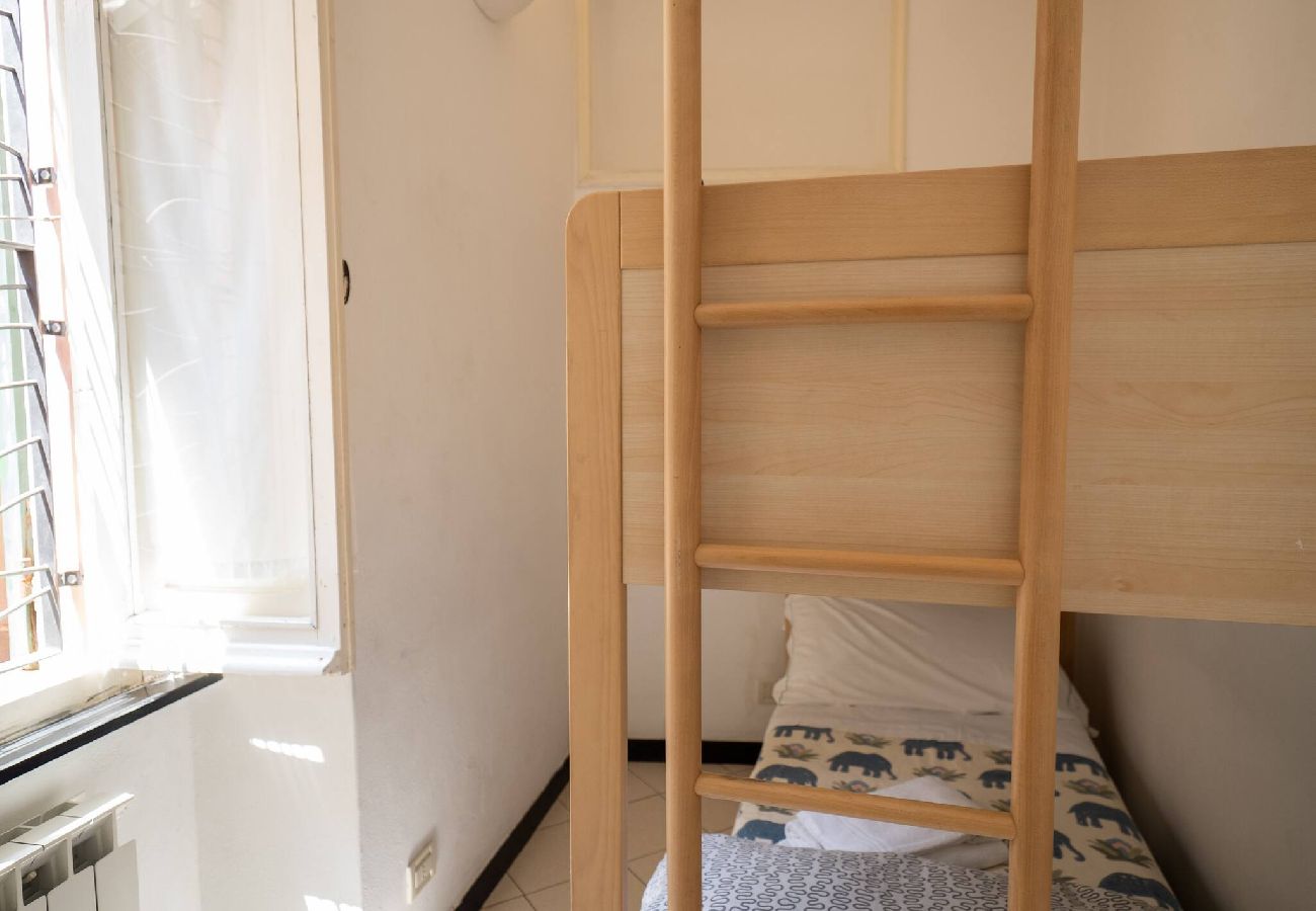 Appartamento a Vernazza - Ventegà Sea View Apartment with Balcony