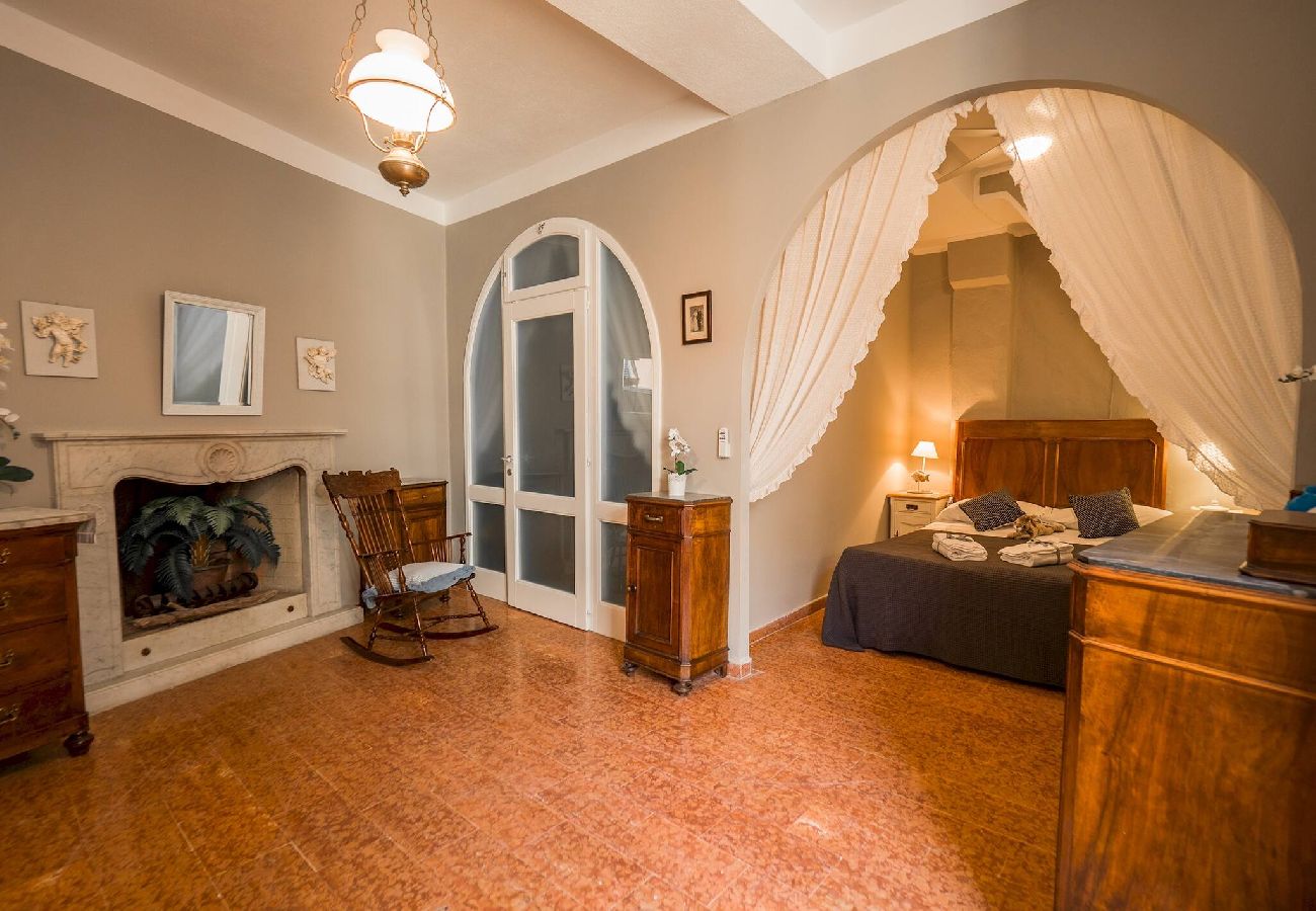 Appartamento a Vernazza - La Casa di Eio Traditional Apartment