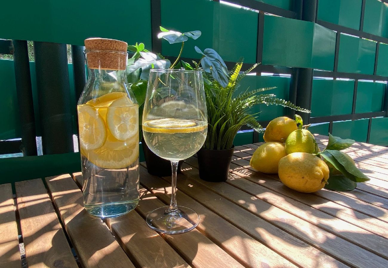 Ferienwohnung in Monterosso al Mare - Fetta di Limone Apartment with AC and Patio