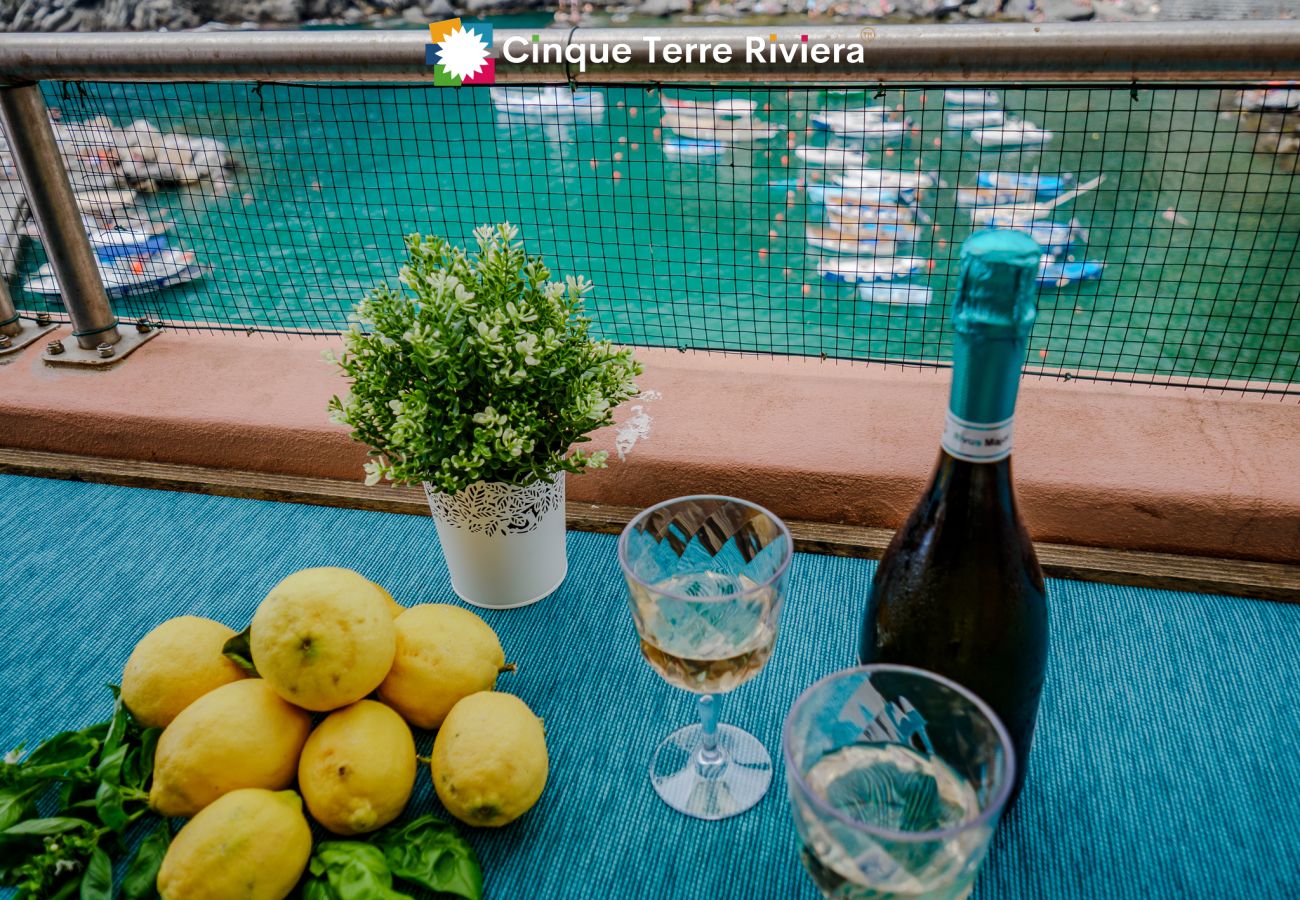 Ferienwohnung in Vernazza - Casa Teresa with AC and Sea View Balcony