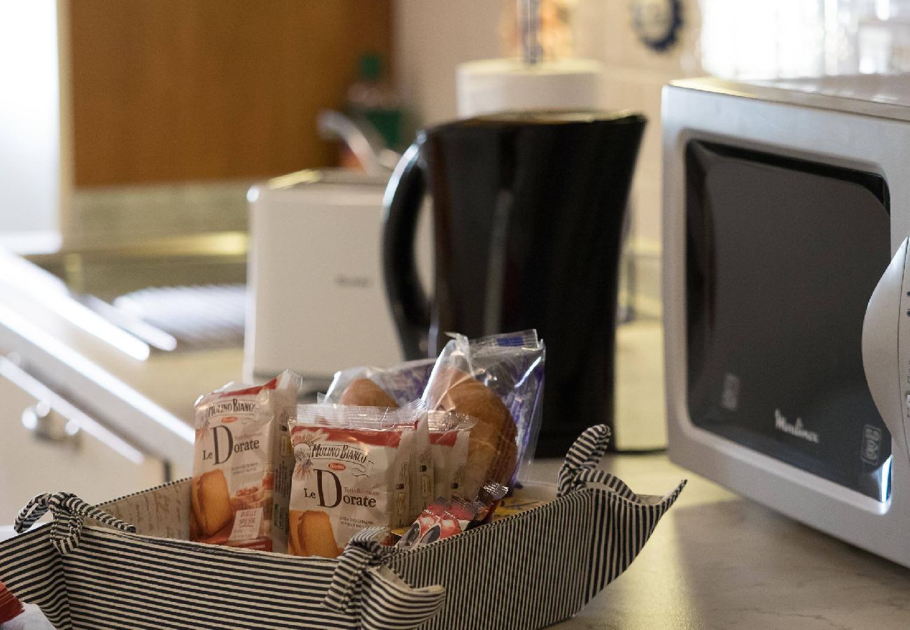 Ferienwohnung in Vernazza - Mainetta Sea View Apartment with AC