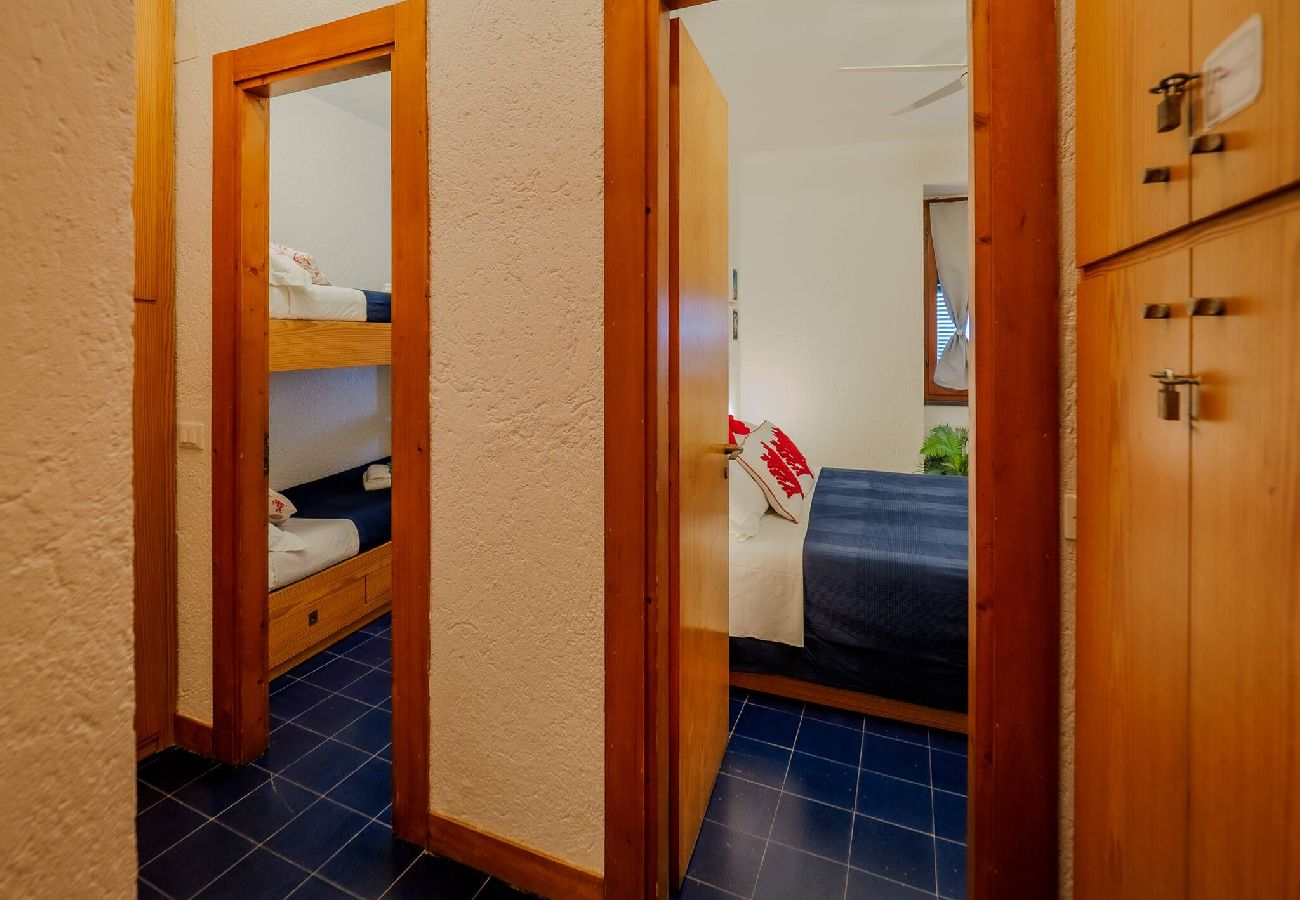 Ferienwohnung in Manarola - Il Baluardo Sea View Apartment on the Cliff