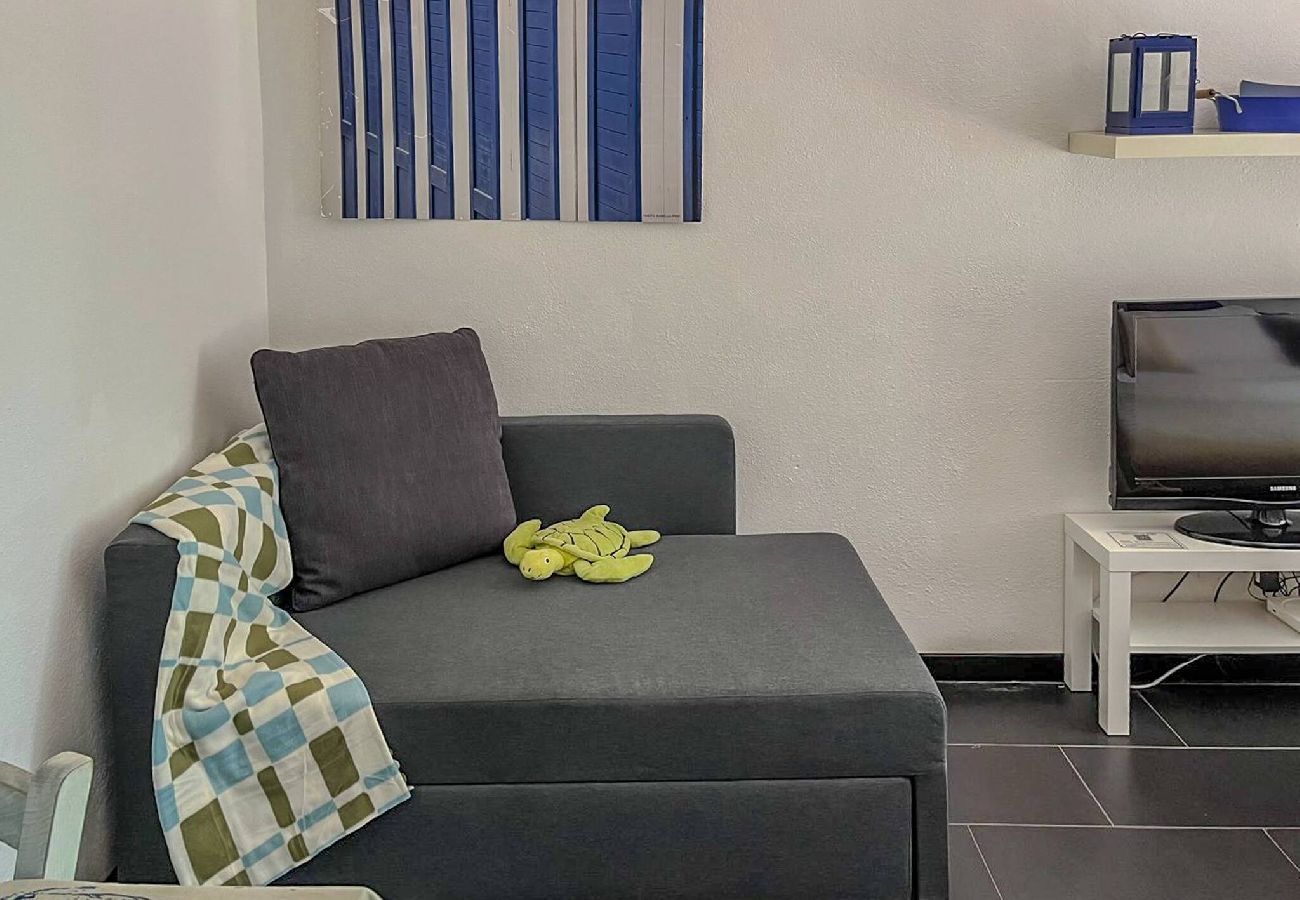 Ferienwohnung in Monterosso al Mare - Sciacchetrà Apartment with AC & Patio