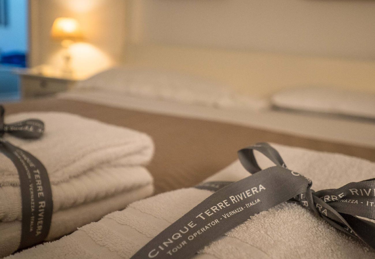 Ferienwohnung in Monterosso al Mare - Sciacchetrà Apartment with AC & Patio