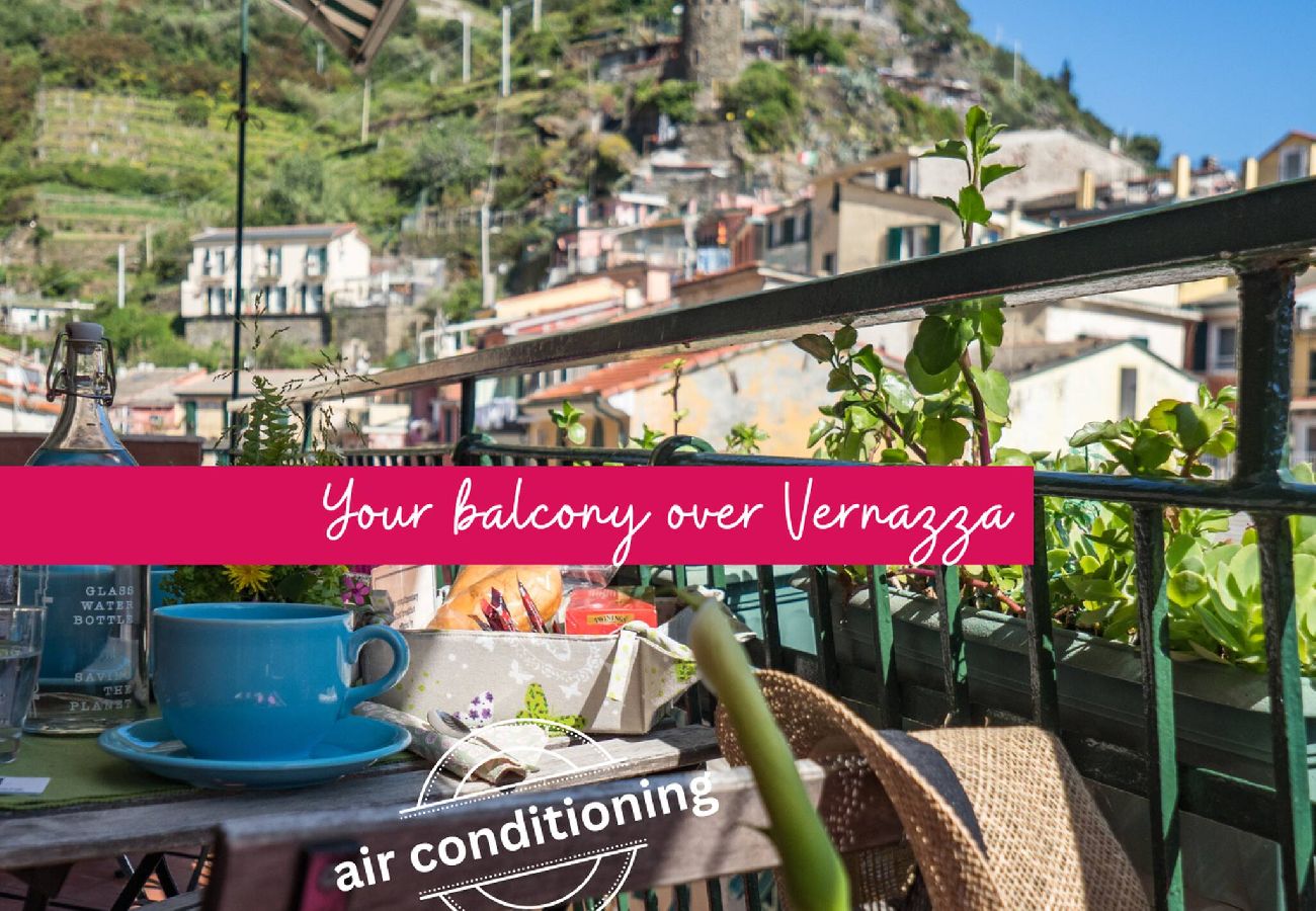 Ferienwohnung in Vernazza - Recanissu Apartment with Balcony & AC