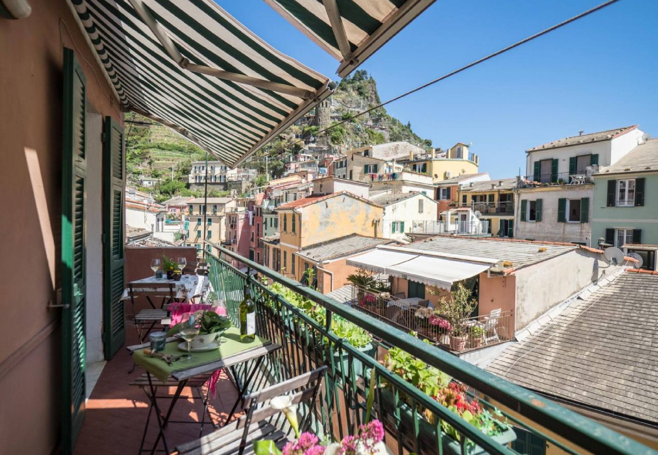 Ferienwohnung in Vernazza - Recanissu Apartment with Balcony & AC