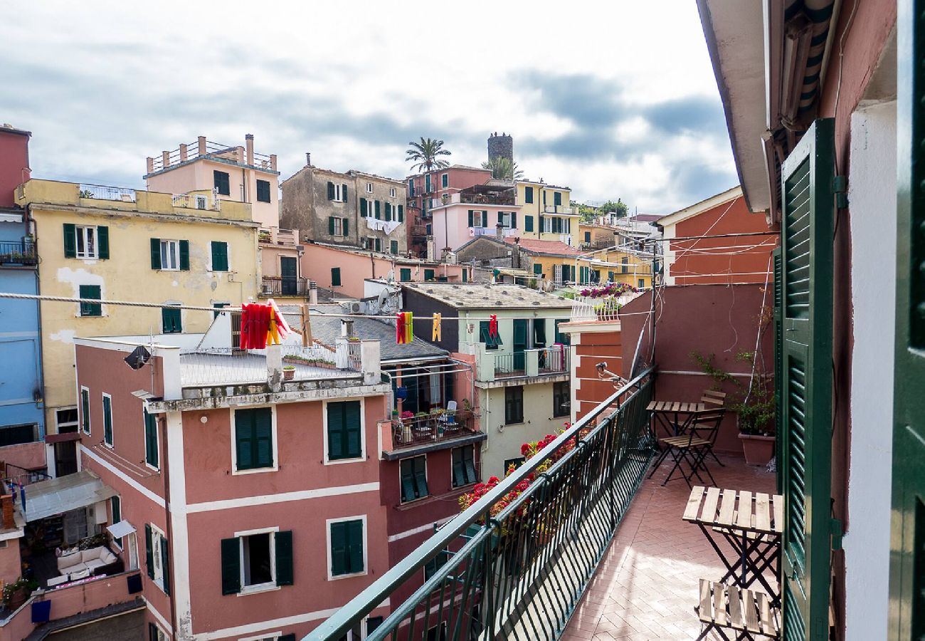 Ferienwohnung in Vernazza - Recanissu Apartment with Balcony & AC