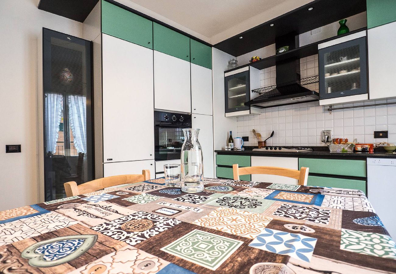 Ferienwohnung in Vernazza - Recanissu Apartment with Balcony & AC