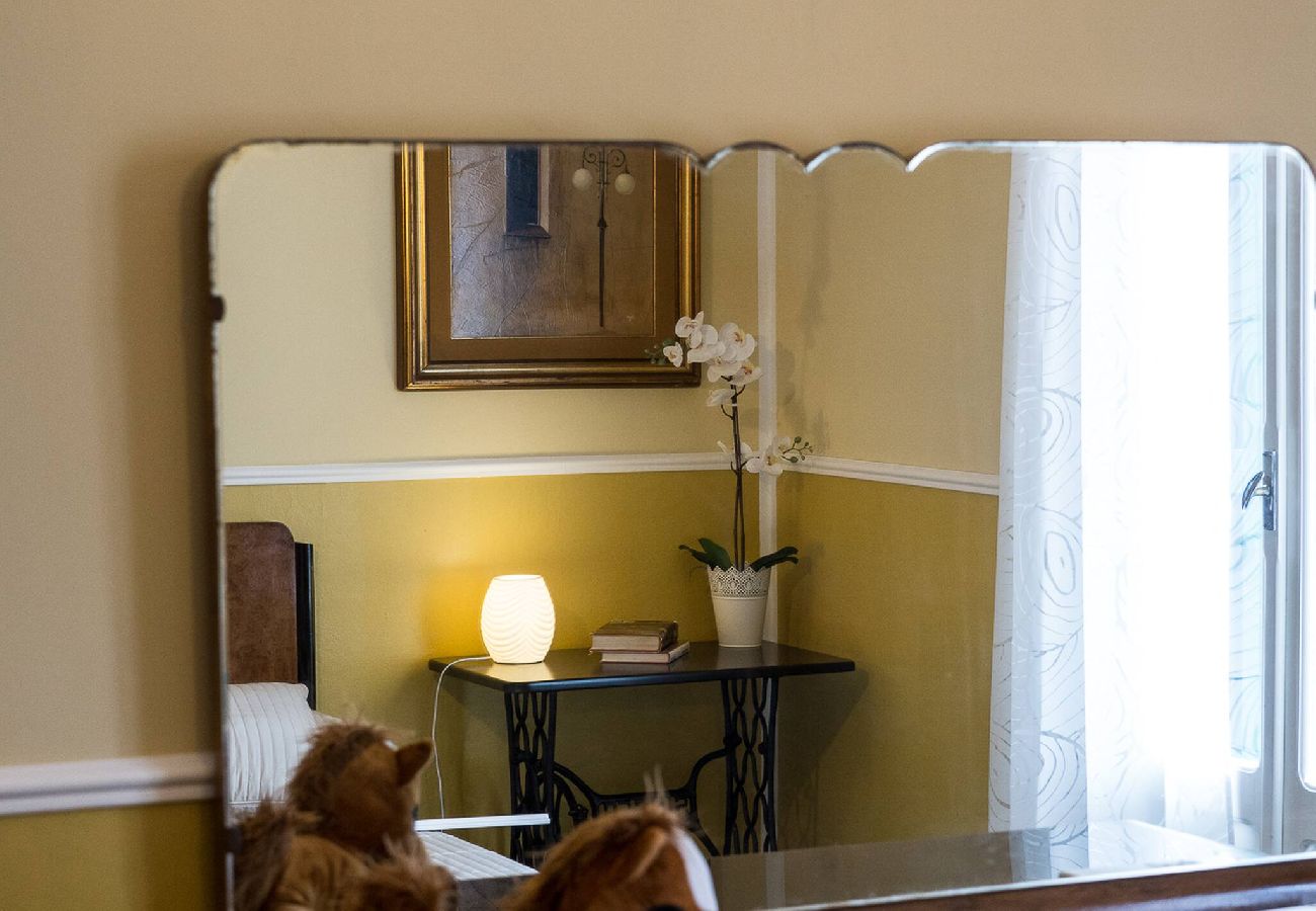 Ferienwohnung in Vernazza - Recanissu Apartment with Balcony & AC