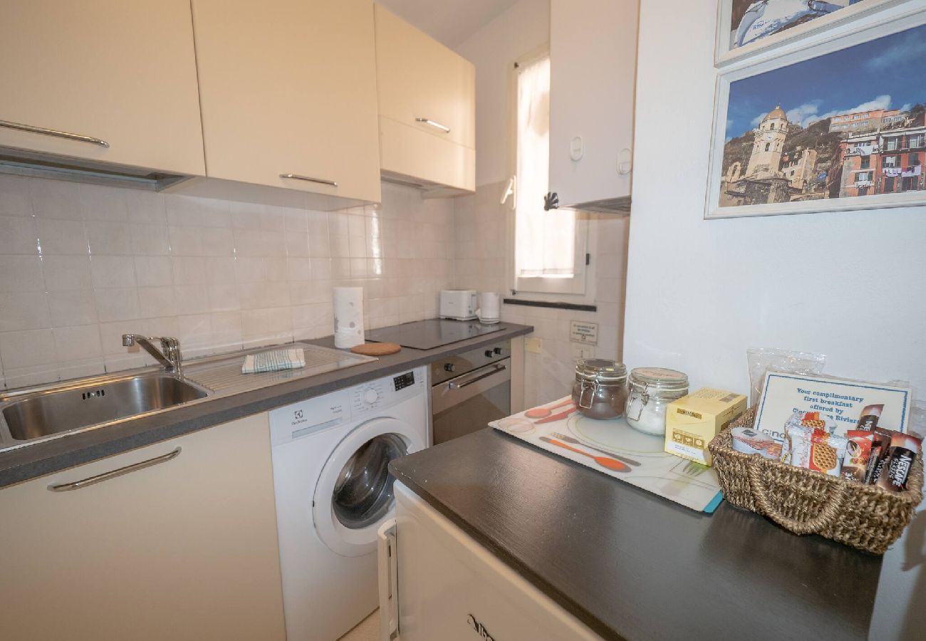 Ferienwohnung in Vernazza - Ventegà Sea View Apartment with Balcony