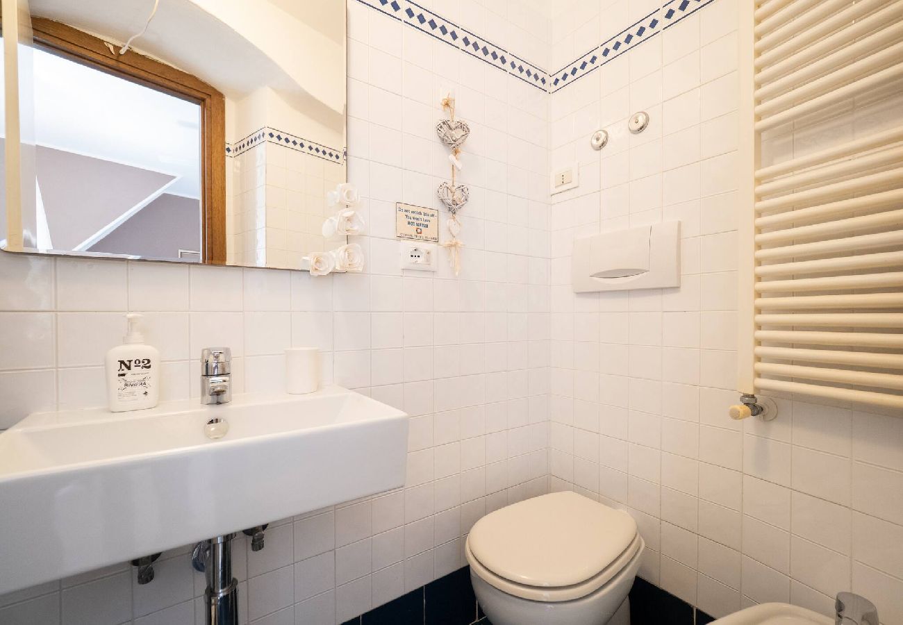 Ferienwohnung in Vernazza - Ventegà Sea View Apartment with Balcony