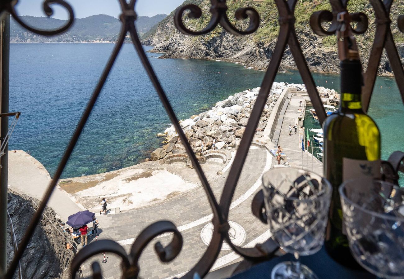Ferienwohnung in Vernazza - Ventegà Sea View Apartment with Balcony