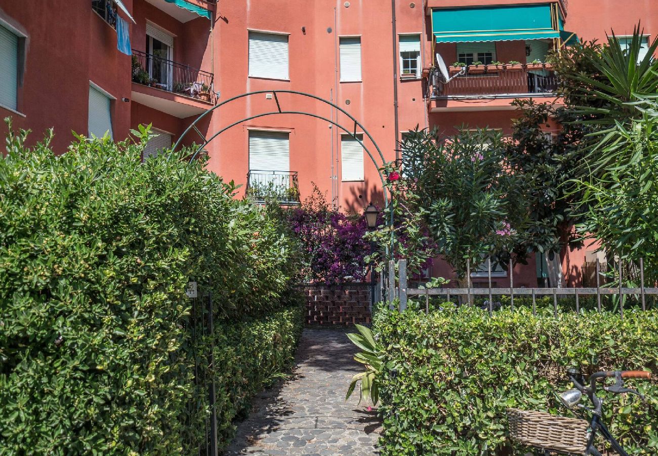 Ferienwohnung in Monterosso al Mare - Scimiscià 2-bedroom Apartment with AC