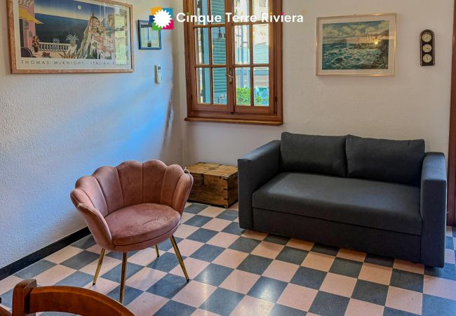 Ferienwohnung in Vernazza - Gemma Apartment with AC & Sea View Balcony