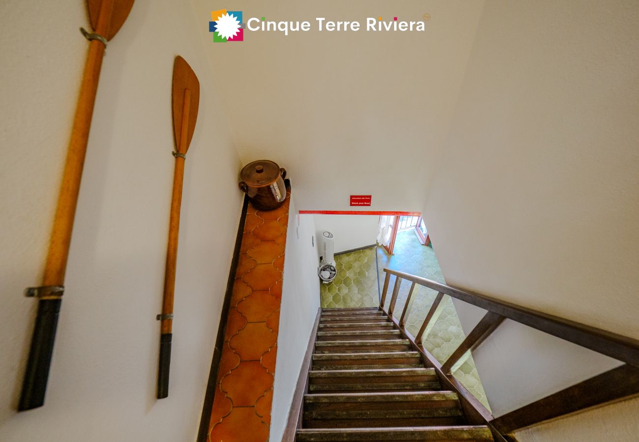 Apartment in Vernazza - El Nin Apartment with Terrace & AC