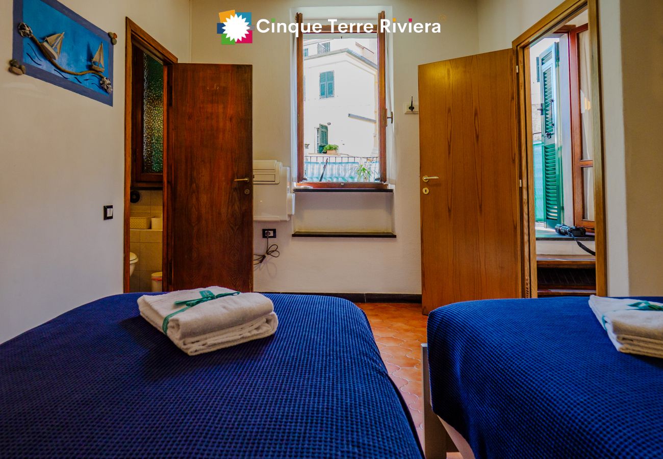 Apartment in Vernazza - El Nin Apartment with Terrace & AC