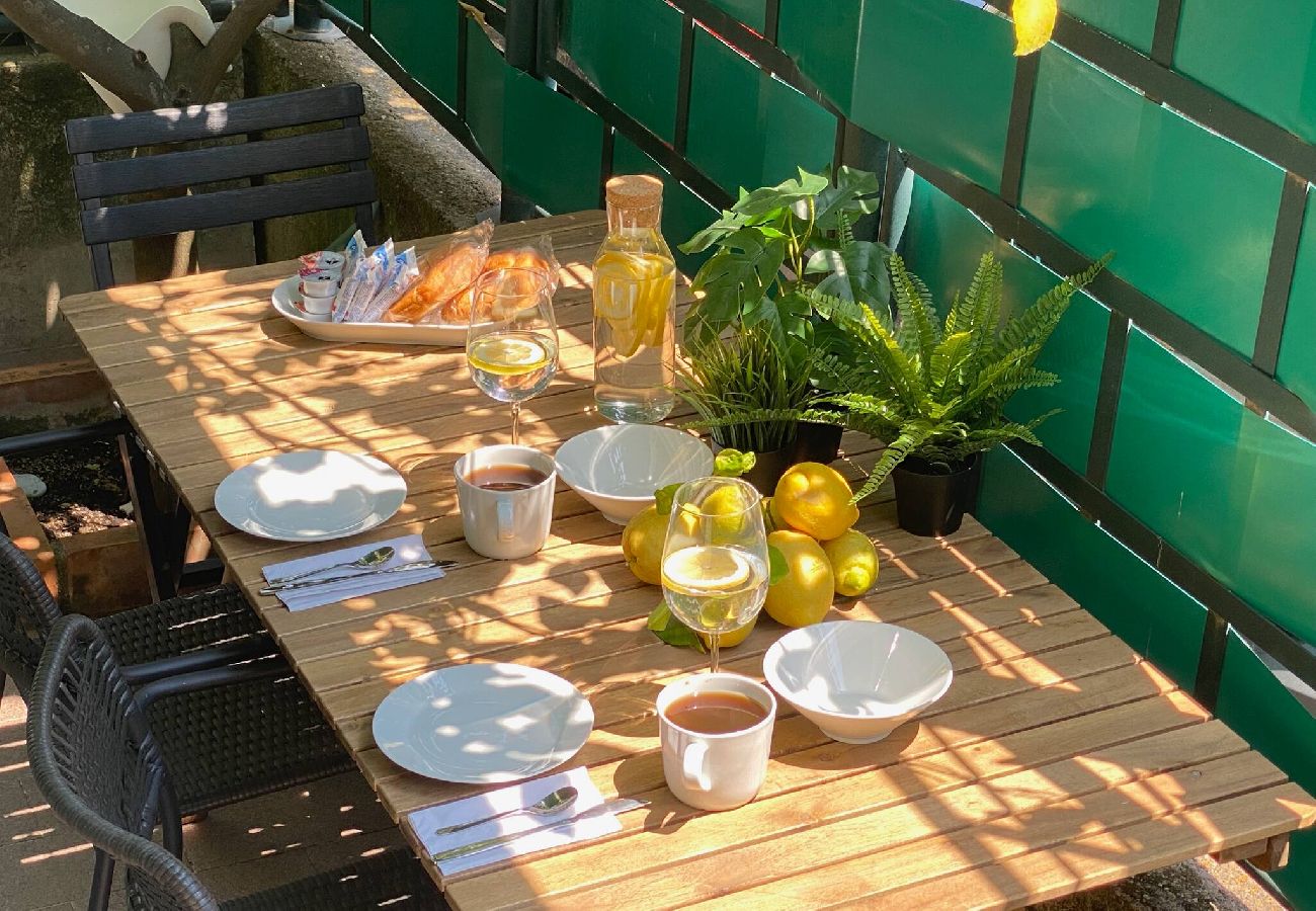 Apartment in Monterosso al Mare - Fetta di Limone Apartment with AC and Patio