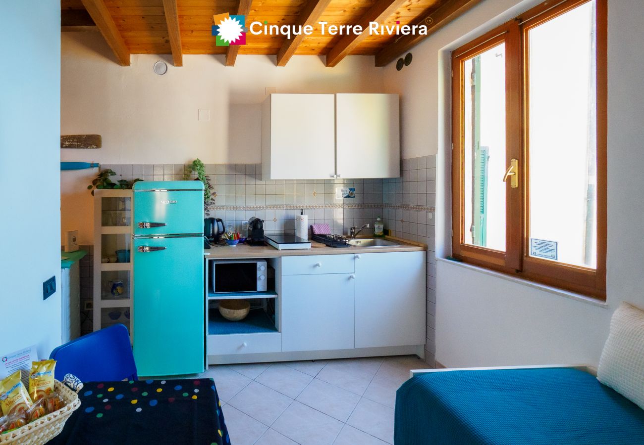 Apartment in Vernazza - Casa Teresa with AC and Sea View Balcony