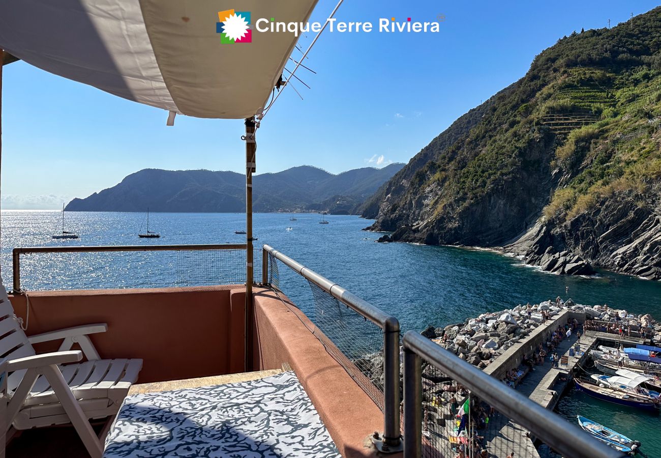 Apartment in Vernazza - Casa Teresa with AC and Sea View Balcony