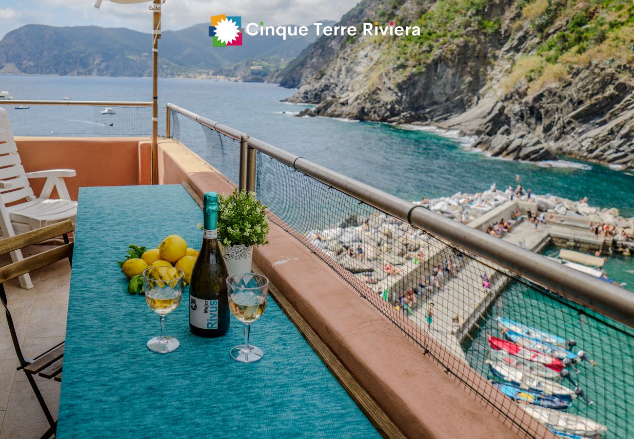 Apartment in Vernazza - Casa Teresa with AC and Sea View Balcony