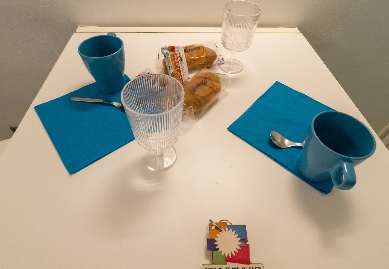 Rent by room in Vernazza - Picagetta Tiny Room with AC