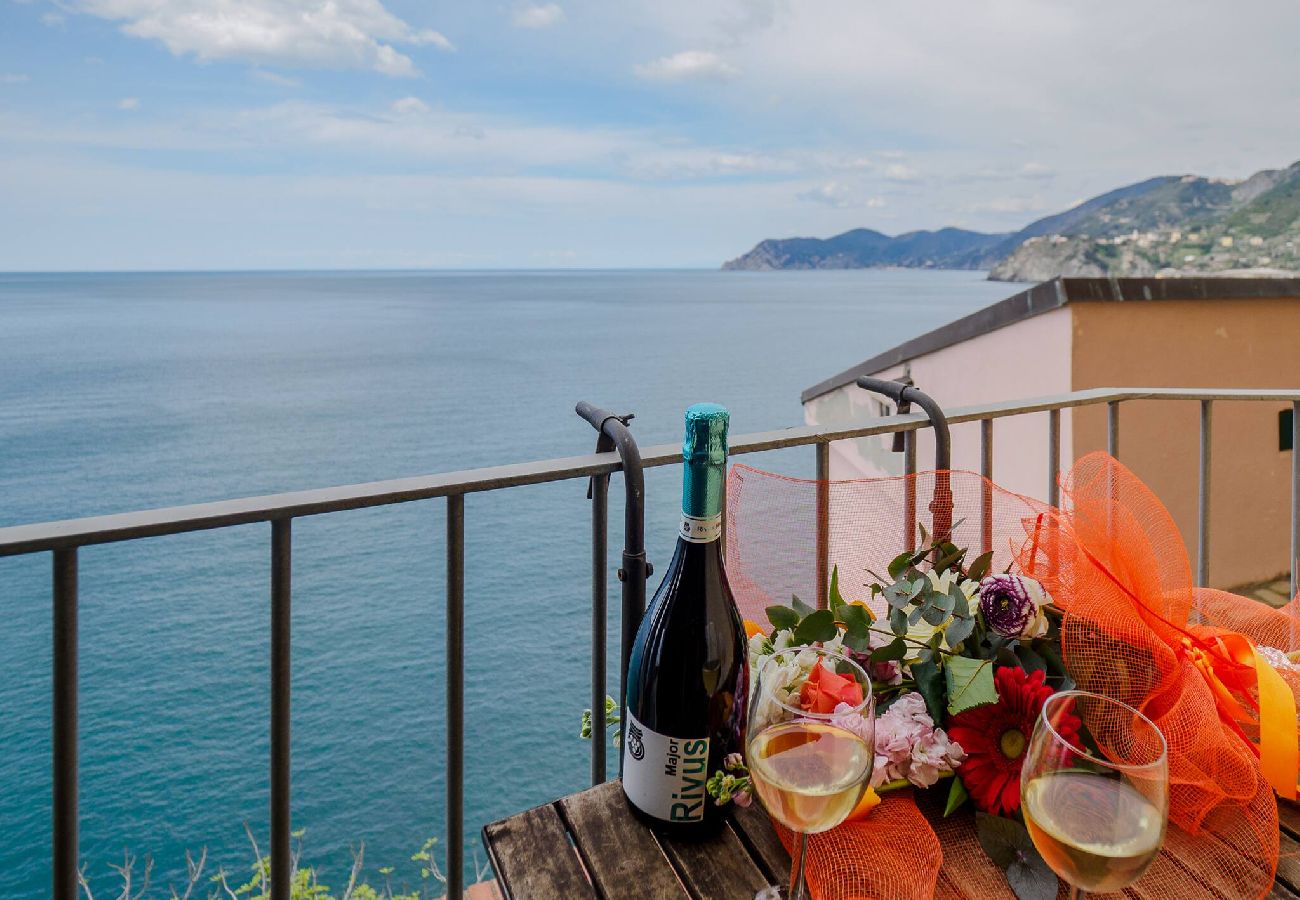 Apartment in Manarola - Il Baluardo Sea View Apartment on the Cliff
