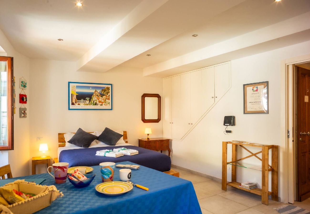 Apartment in Vernazza - Ventu De Ma Second Floor Studio