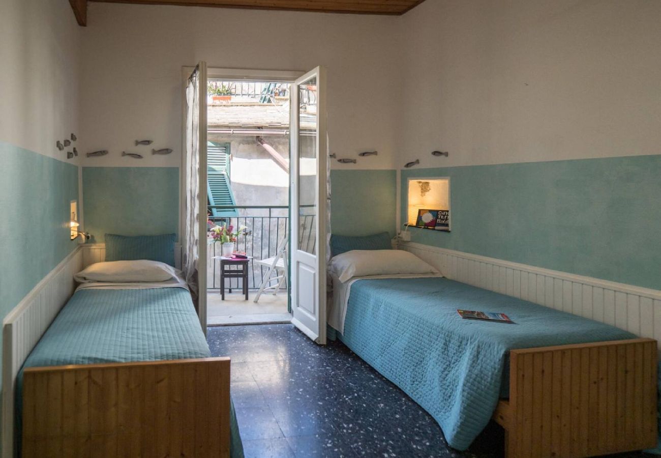 Apartment in Vernazza - Recanissu Apartment with Balcony & AC