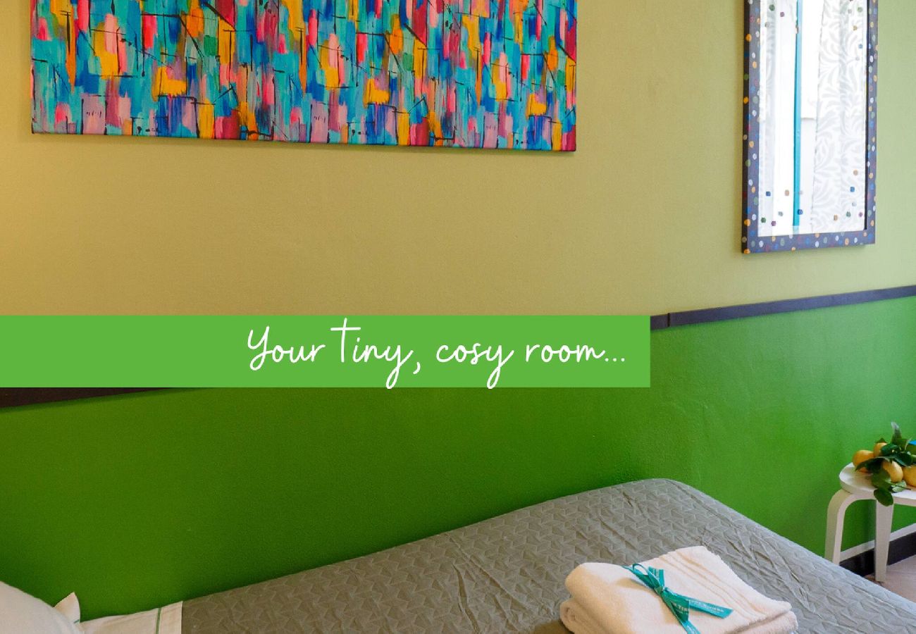 Rent by room in Vernazza - Carmelina Tiny Village Room
