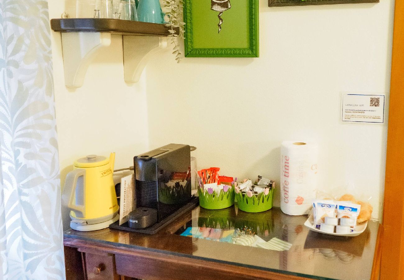 Rent by room in Vernazza - Carmelina Tiny Village Room