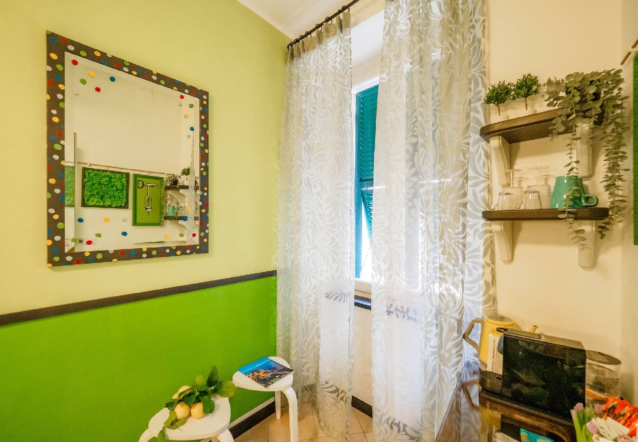 Rent by room in Vernazza - Carmelina Tiny Village Room