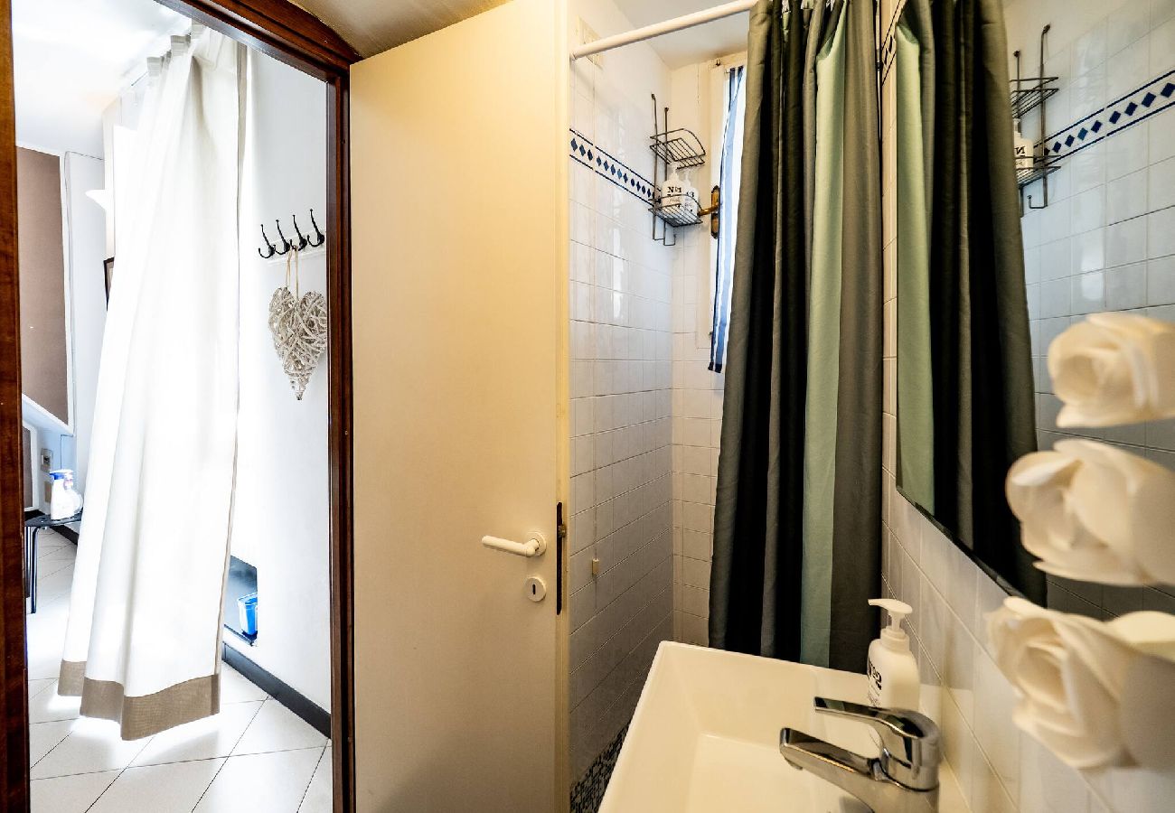 Apartment in Vernazza - Ventegà Sea View Apartment with Balcony