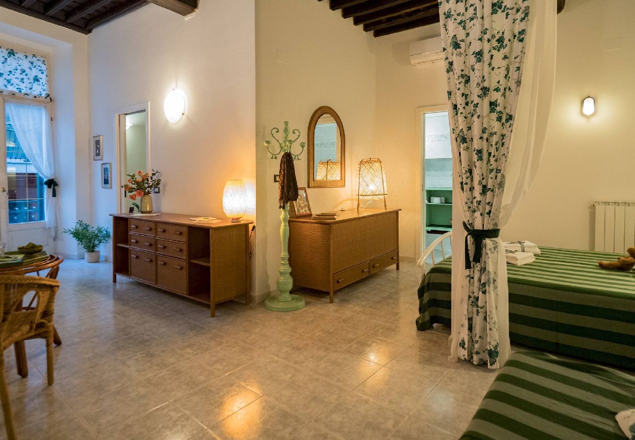 Apartment in Monterosso al Mare - Picabon Quiet Apartment with AC & Balcony