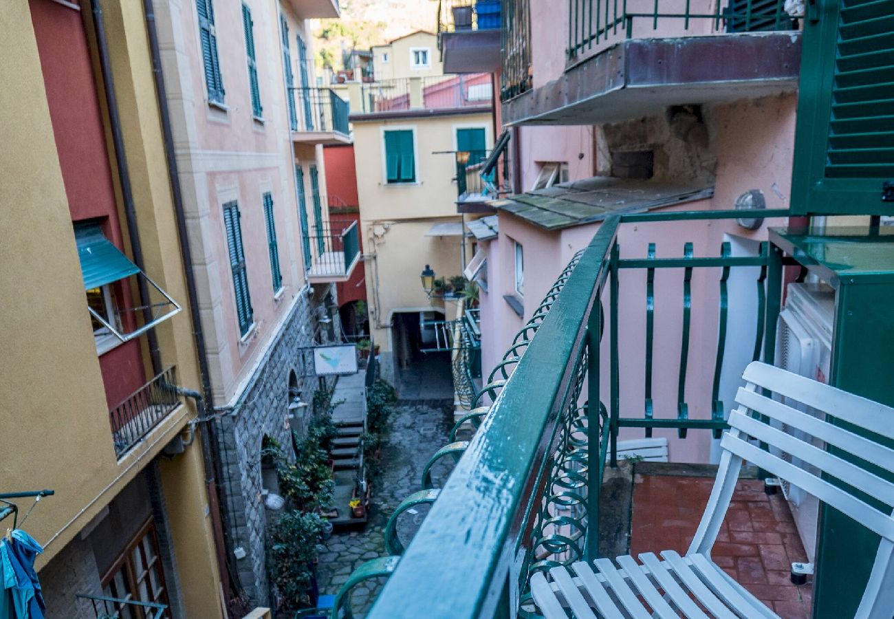Apartment in Monterosso al Mare - Picabon Quiet Apartment with AC & Balcony