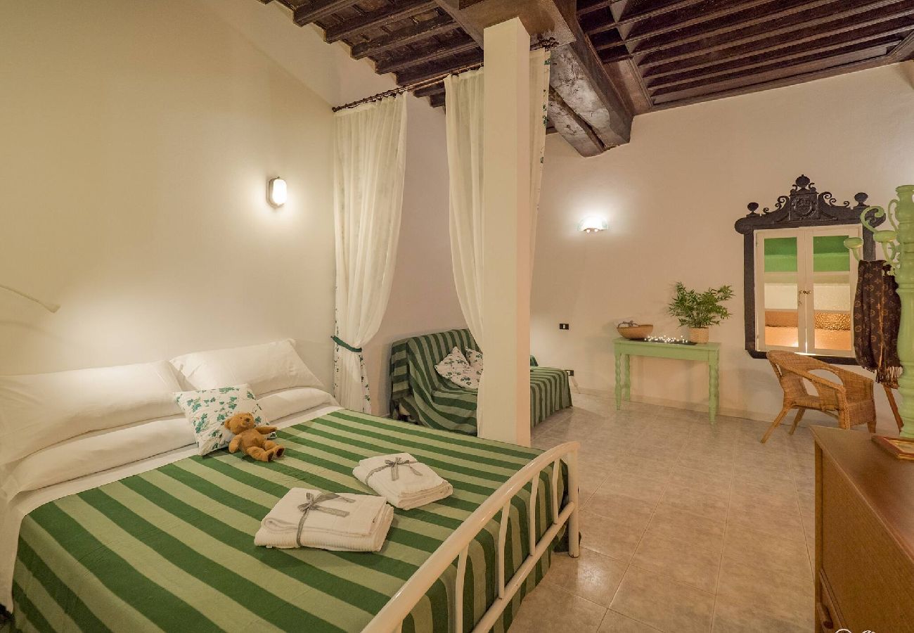 Apartment in Monterosso al Mare - Picabon Quiet Apartment with AC & Balcony