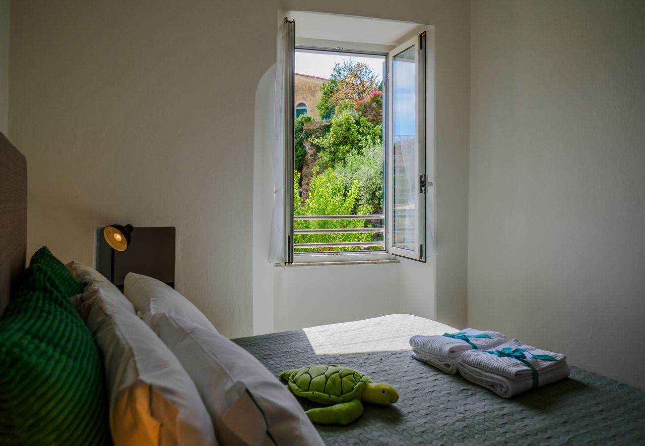 Apartment in Vernazza - La Casa del Pastenello Family Apartment with AC