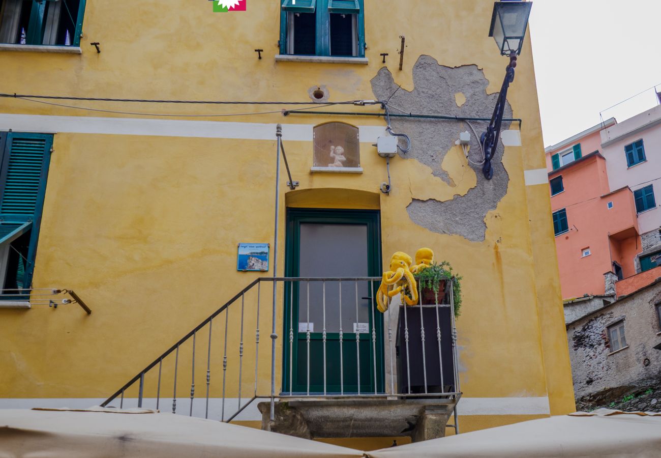 Apartamento en Vernazza - El Nin Apartment with Terrace & AC